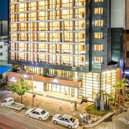 Days Hotel Jeju Seogwipo Ocean Exterior photo