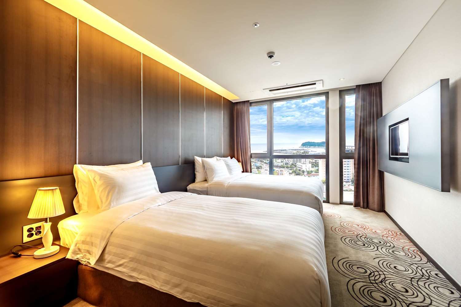 Days Hotel Jeju Seogwipo Ocean Exterior photo