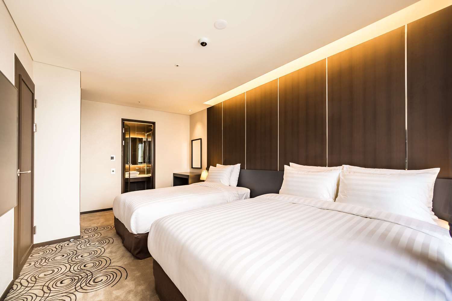 Days Hotel Jeju Seogwipo Ocean Exterior photo